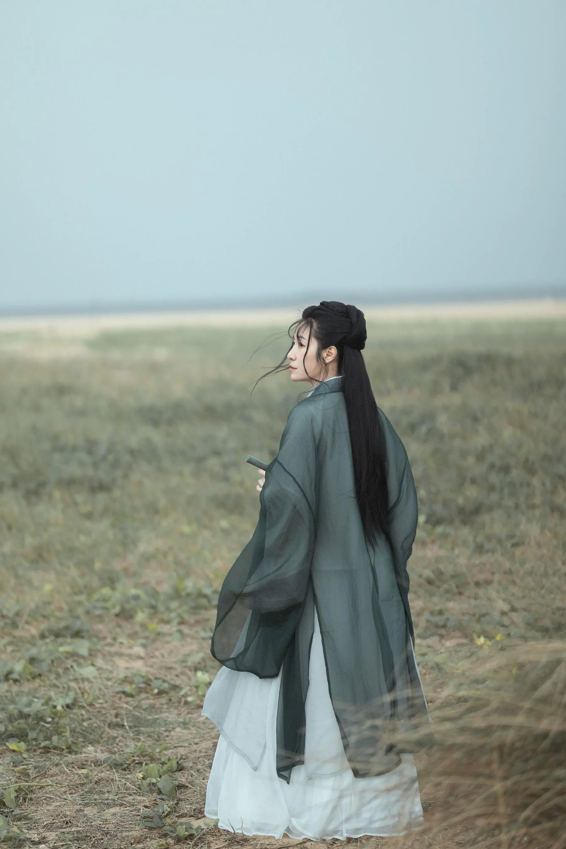 [YITUYU艺图语]2021.10.21 天涯倦客 何佳 [26P]插图1